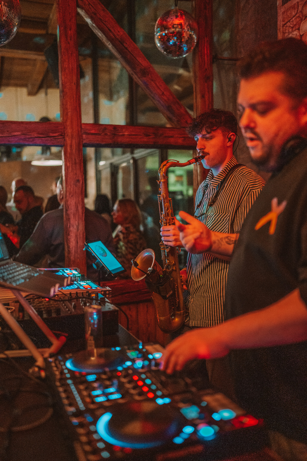 DJ TeeCee  & Jonson Sax